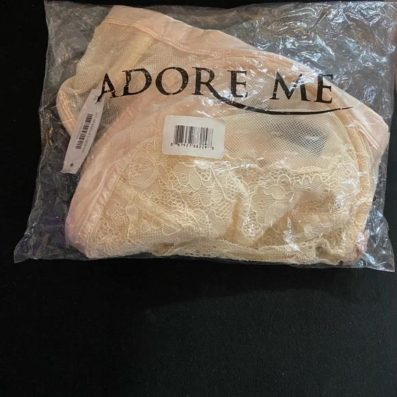 ADORE ME - Picture 3 of 6